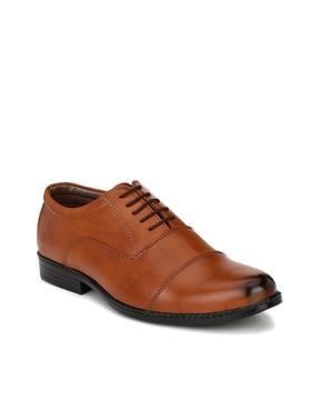 round toe lace-up oxfords