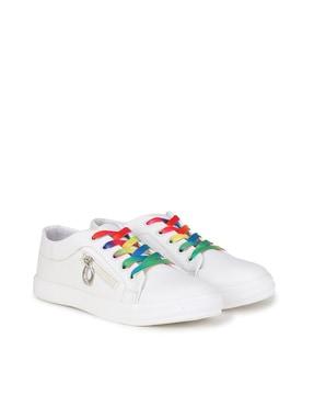 round-toe lace-up shoes