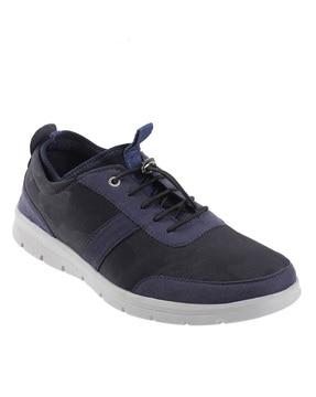 round toe lace-up sneakers