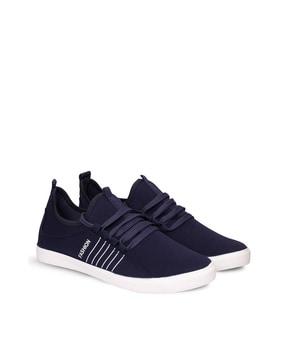 round-toe lace-up sneakers