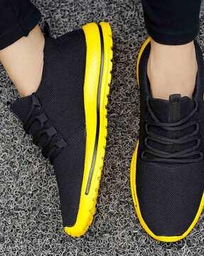 round-toe lace-up sports shoes