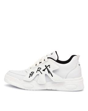 round-toe lace-up training shoes