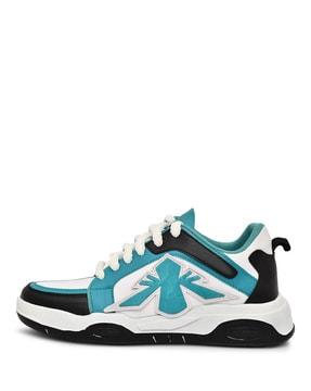 round-toe lace-up training shoes