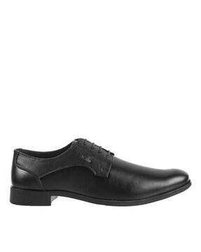 round-toe leather derby shoes