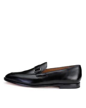 round-toe loafers with metal accent