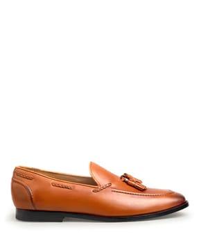 round-toe loafers with tassels