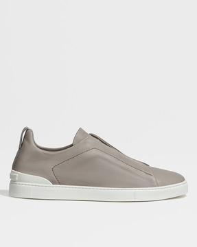 round-toe low-top slip-on shoes