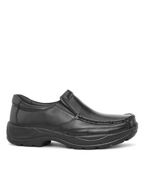 round-toe low-tops slip-on shoes