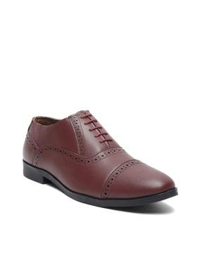 round-toe oxfords with lace fastening