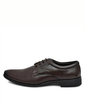 round-toe oxfords with lace fastening