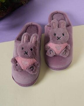 round-toe slides with applique