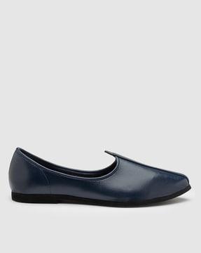 round-toe slip-on casual shoes