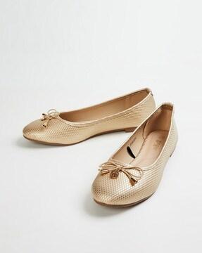 round-toe slip-on casual shoes