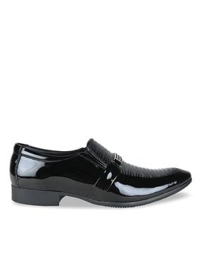 round-toe slip-on formal shoes with metal accent