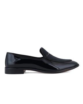 round-toe slip-on loafers