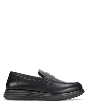 round-toe slip-on loafers