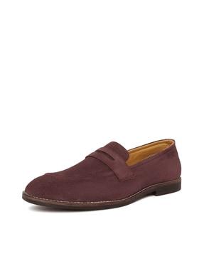 round-toe slip-on mocassins