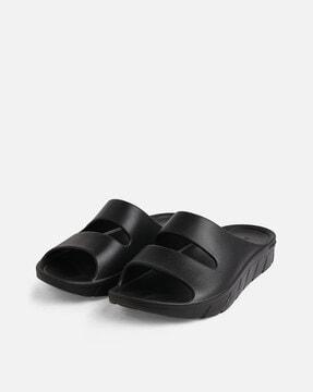 round-toe slip-on sandals