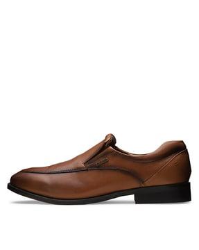 round-toe slip-on shoes