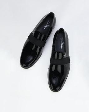 round-toe slip on shoes