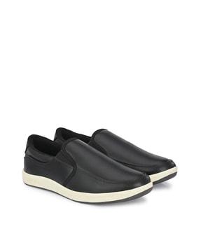 round-toe slip-on shoes