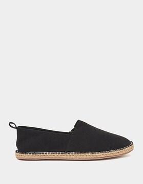 round-toe slip-on shoes