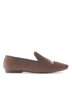 round-toe slip-on shoes