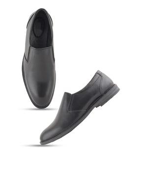 round-toe slip-on shoes