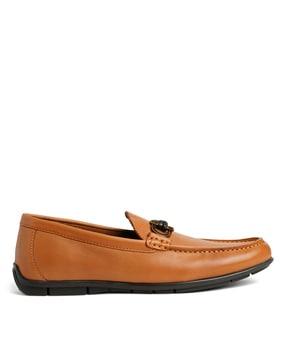 round-toe slip-on shoes