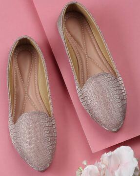 round-toe slip-on shoes