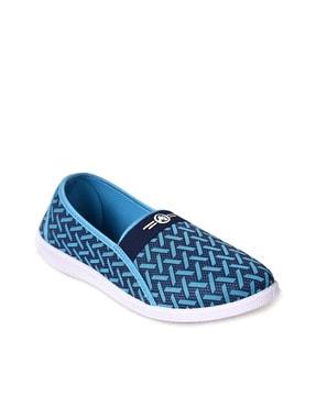 round-toe slip-on shoes