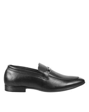 round-toe slip-on shoes