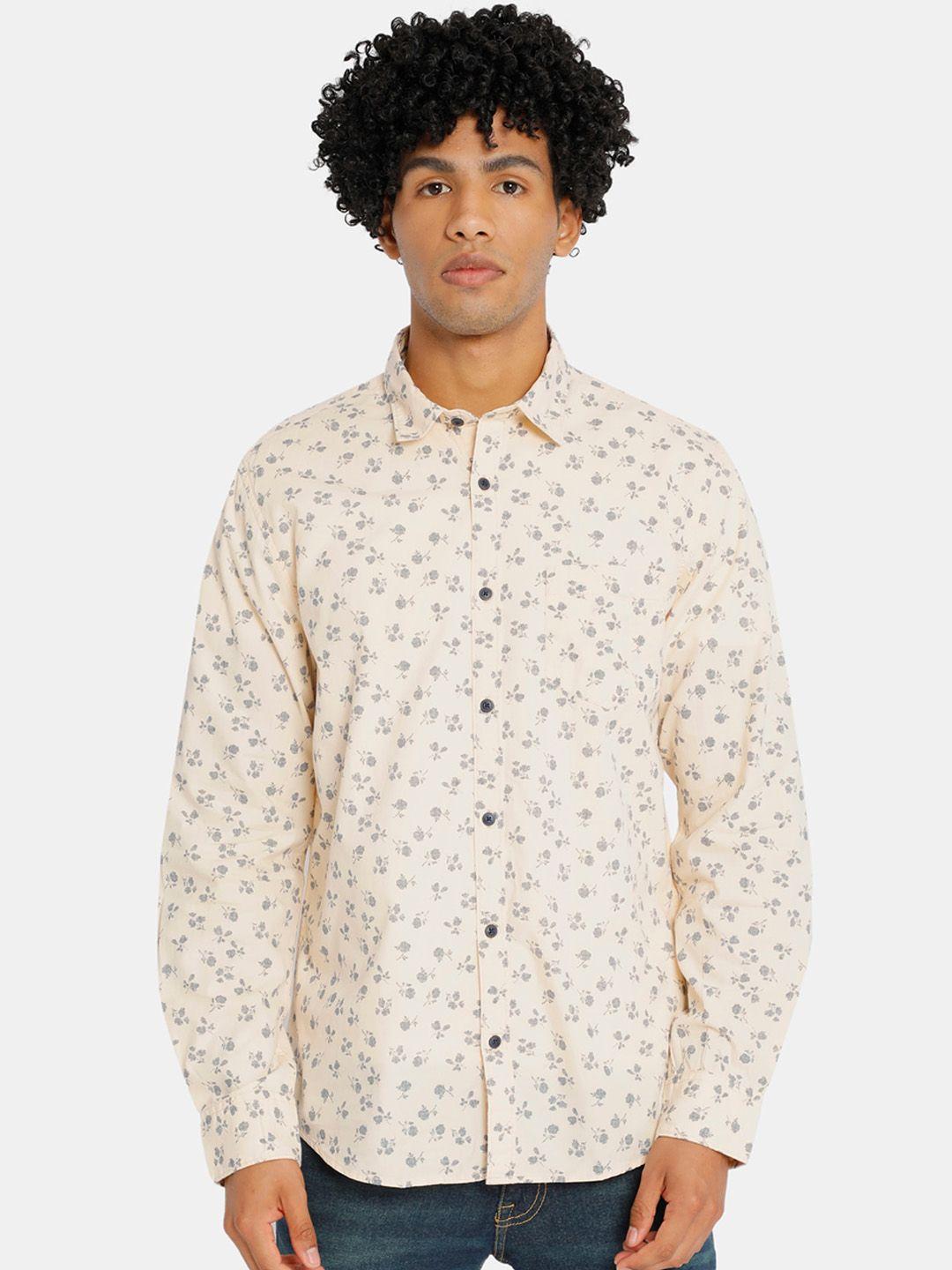 ruggers men cream-coloured regular fit printed cotton casual shirt