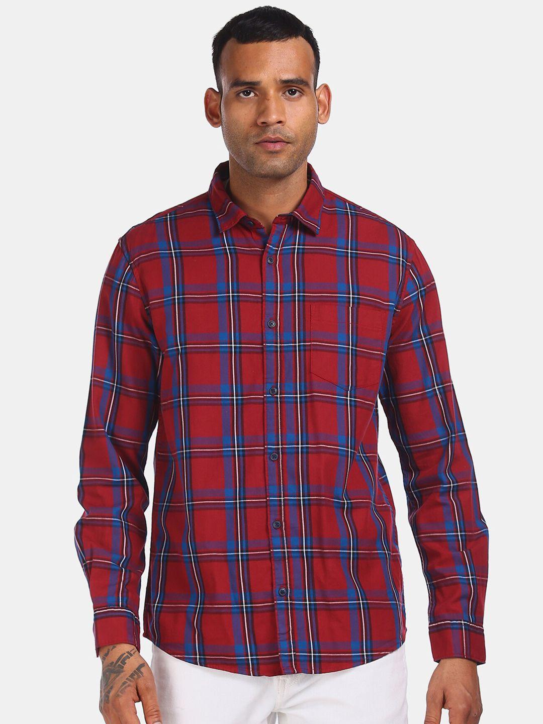 ruggers men maroon & blue regular fit checked casual shirt
