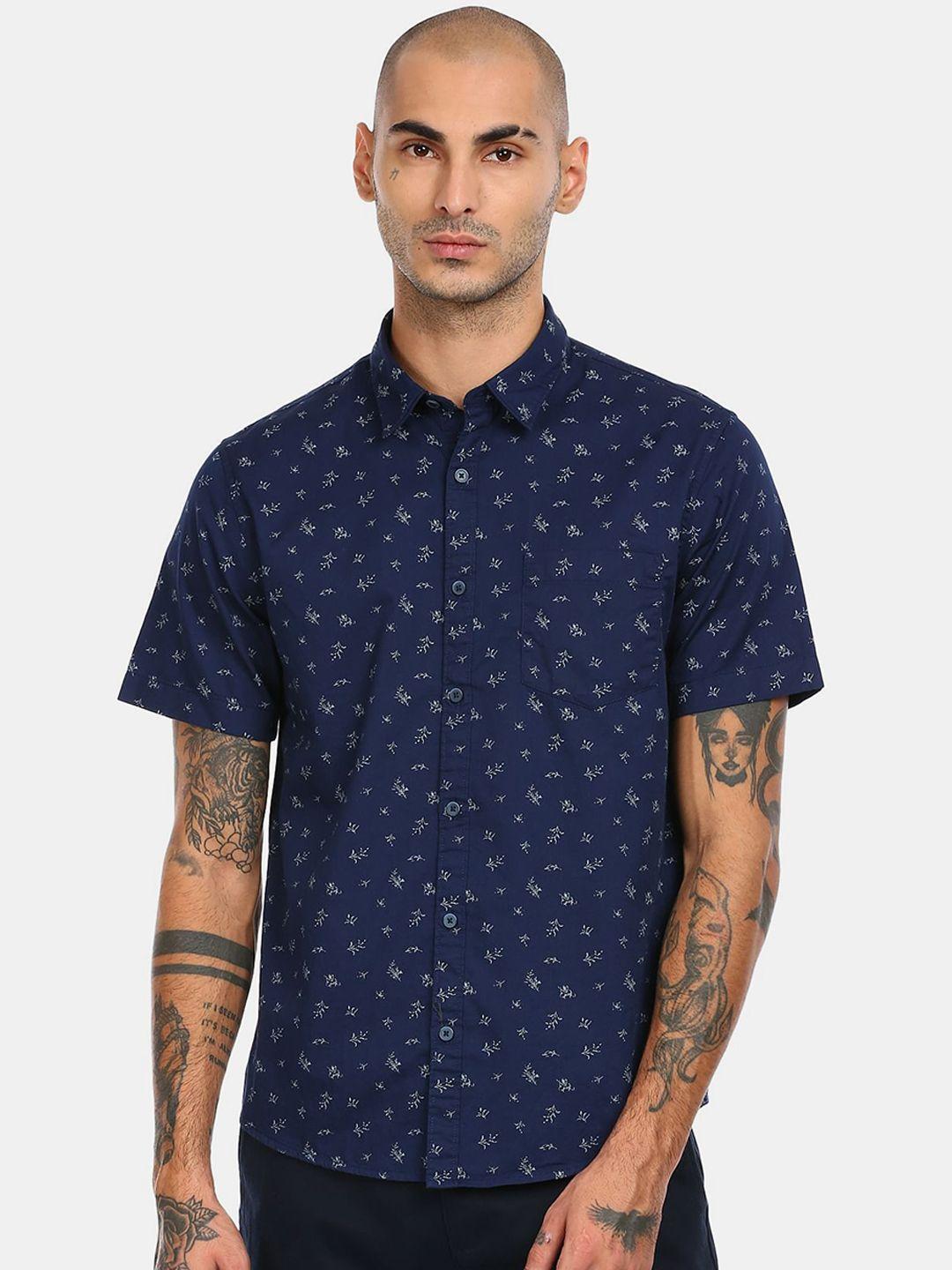 ruggers men navy blue & white floral printed cotton casual shirt