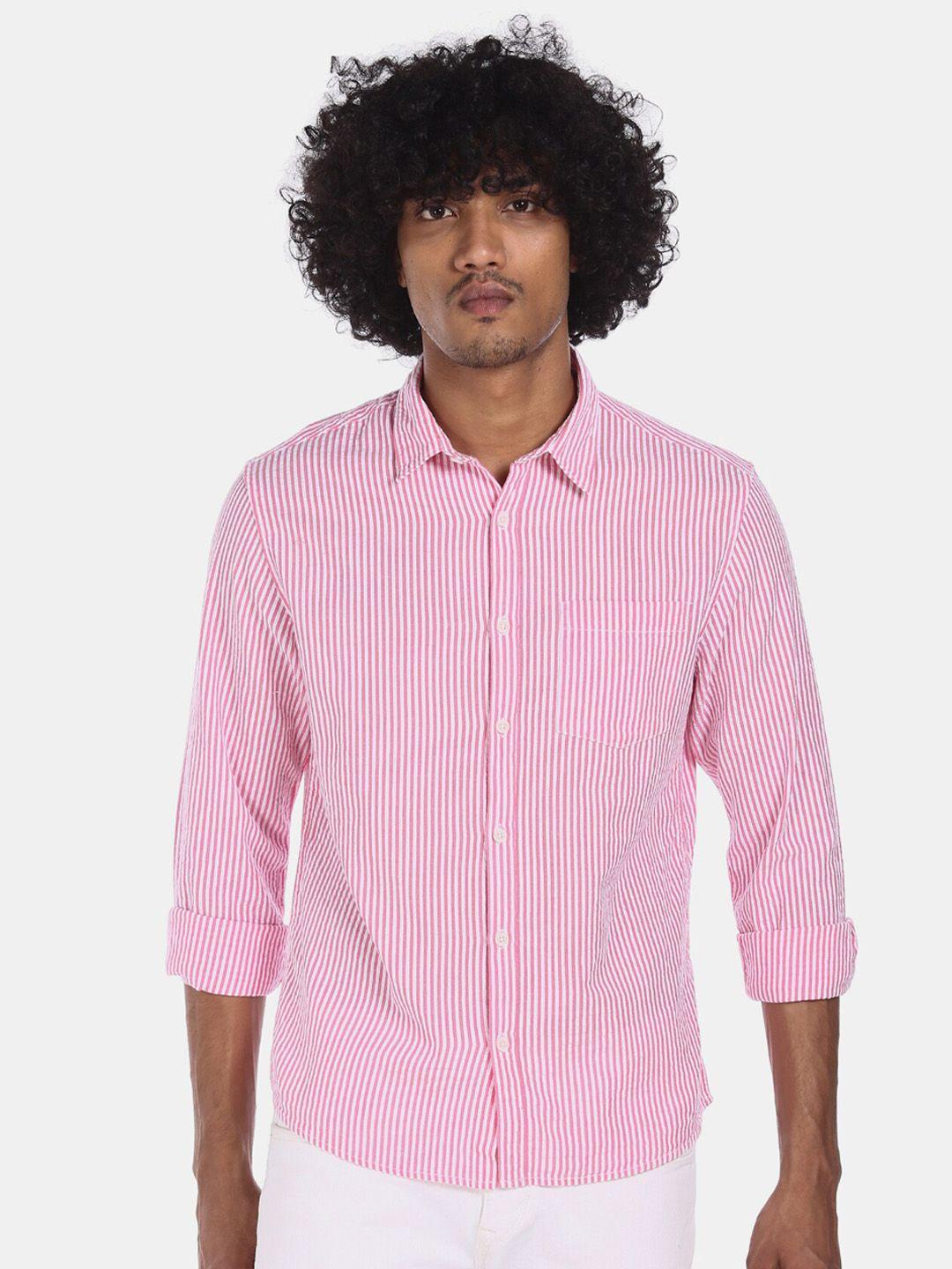 ruggers men pink & white regular fit striped casual shirt