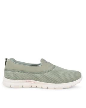 running slip-on sports shoes