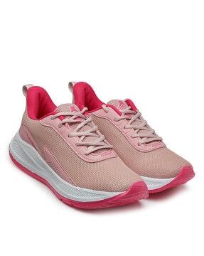 running sports shoes with lace fastening