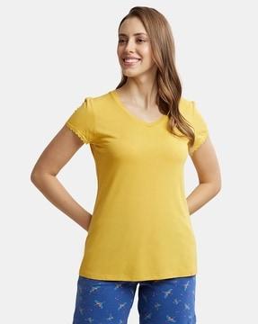 rx12 micro modal cotton relaxed fit v-neck half sleeve t-shirt with lace trim on sleeves