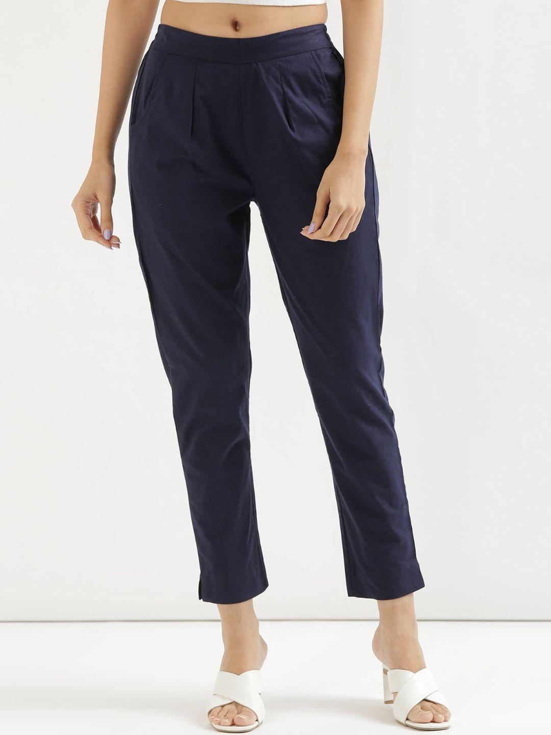 saadaa women mid-rise cropped cotton peg trousers