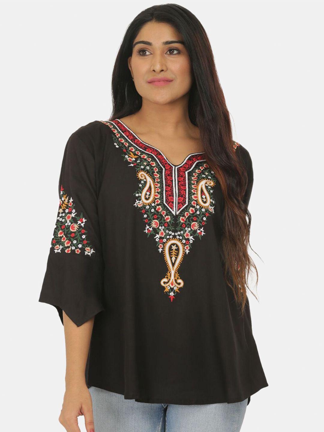 saakaa floral embroidered top