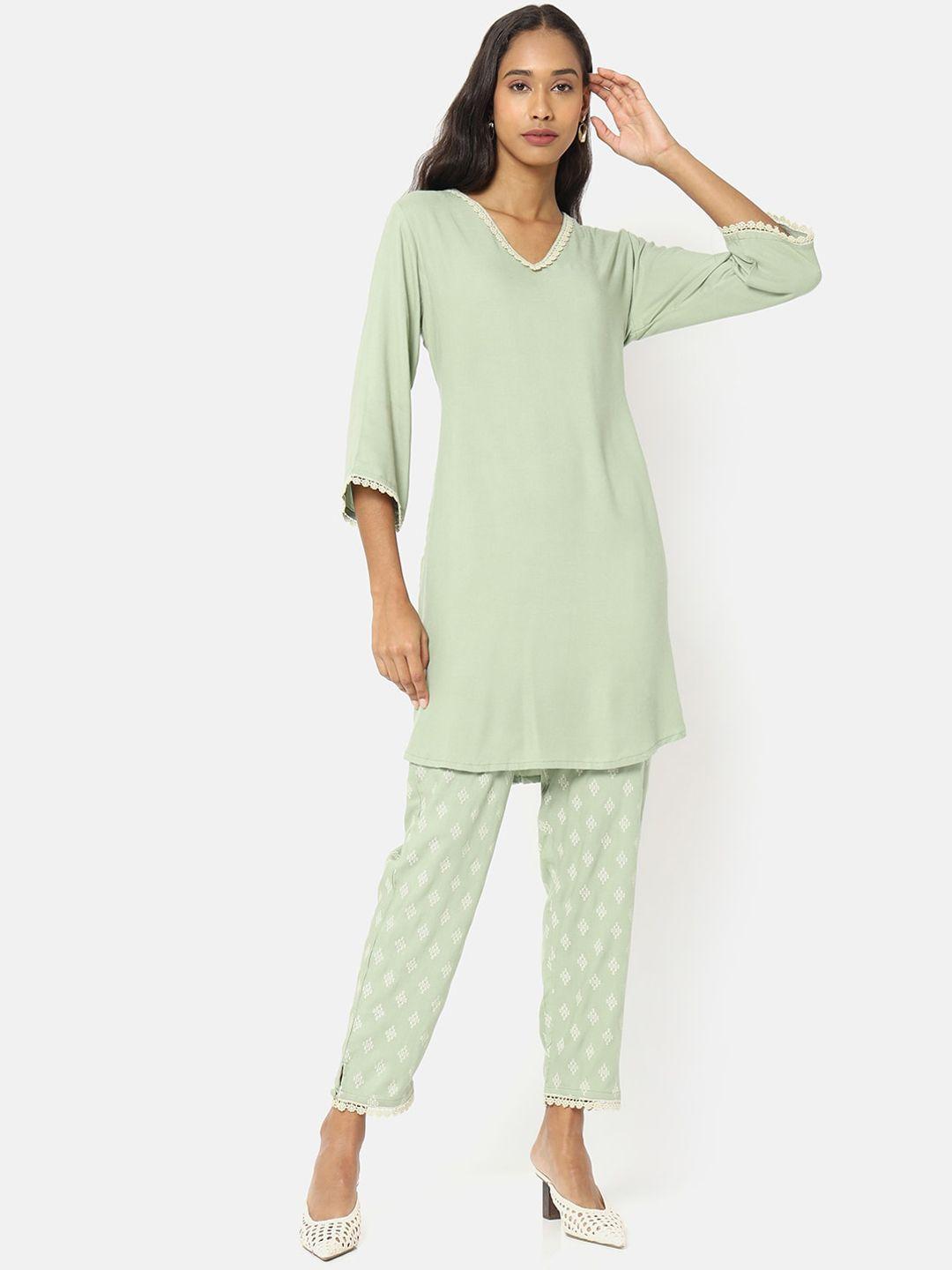 saaki women green striped panelled kurti with trousers