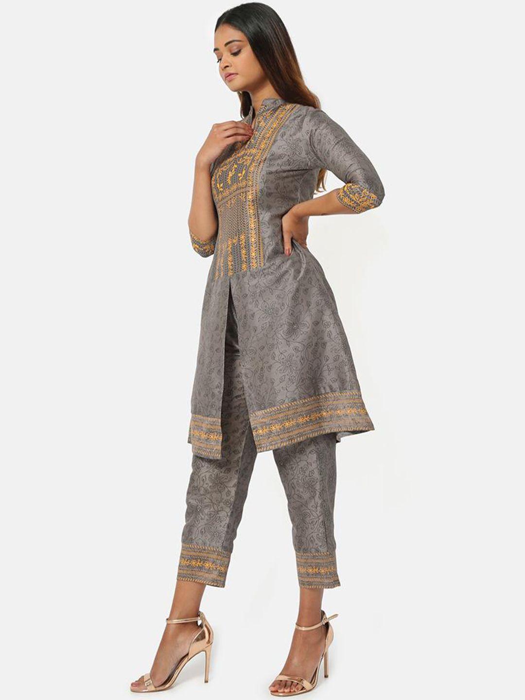 saaki women grey ethnic motifs printed tapered fit trousers