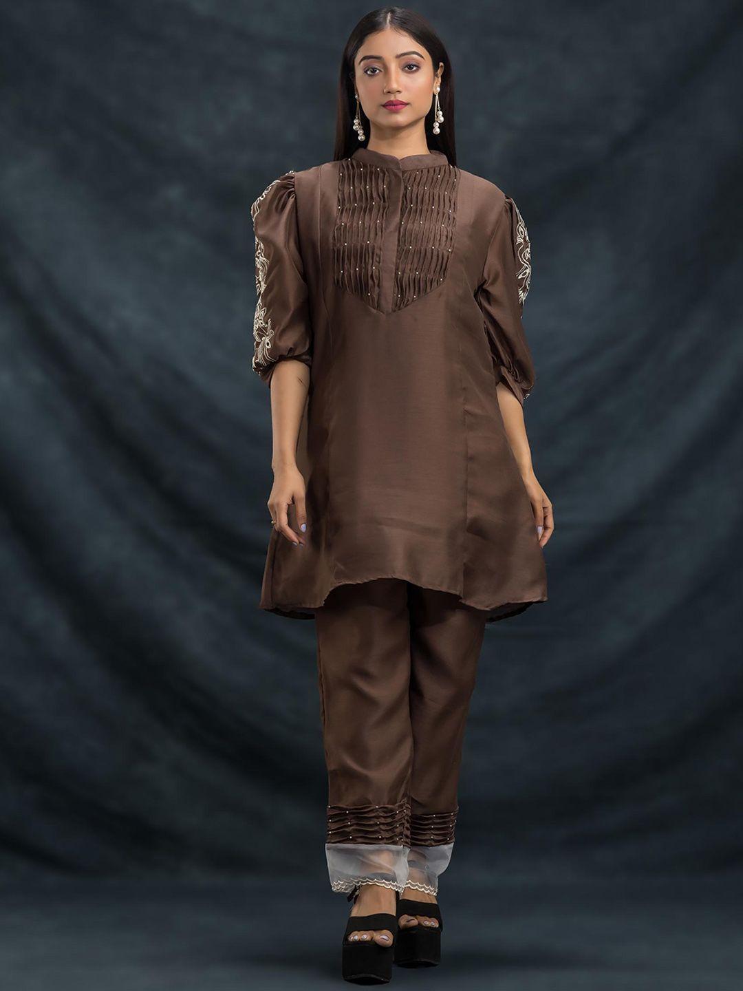 sacred suta puff sleeves top with trousers