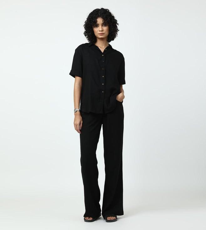 saltpetre classic black shirt in linen