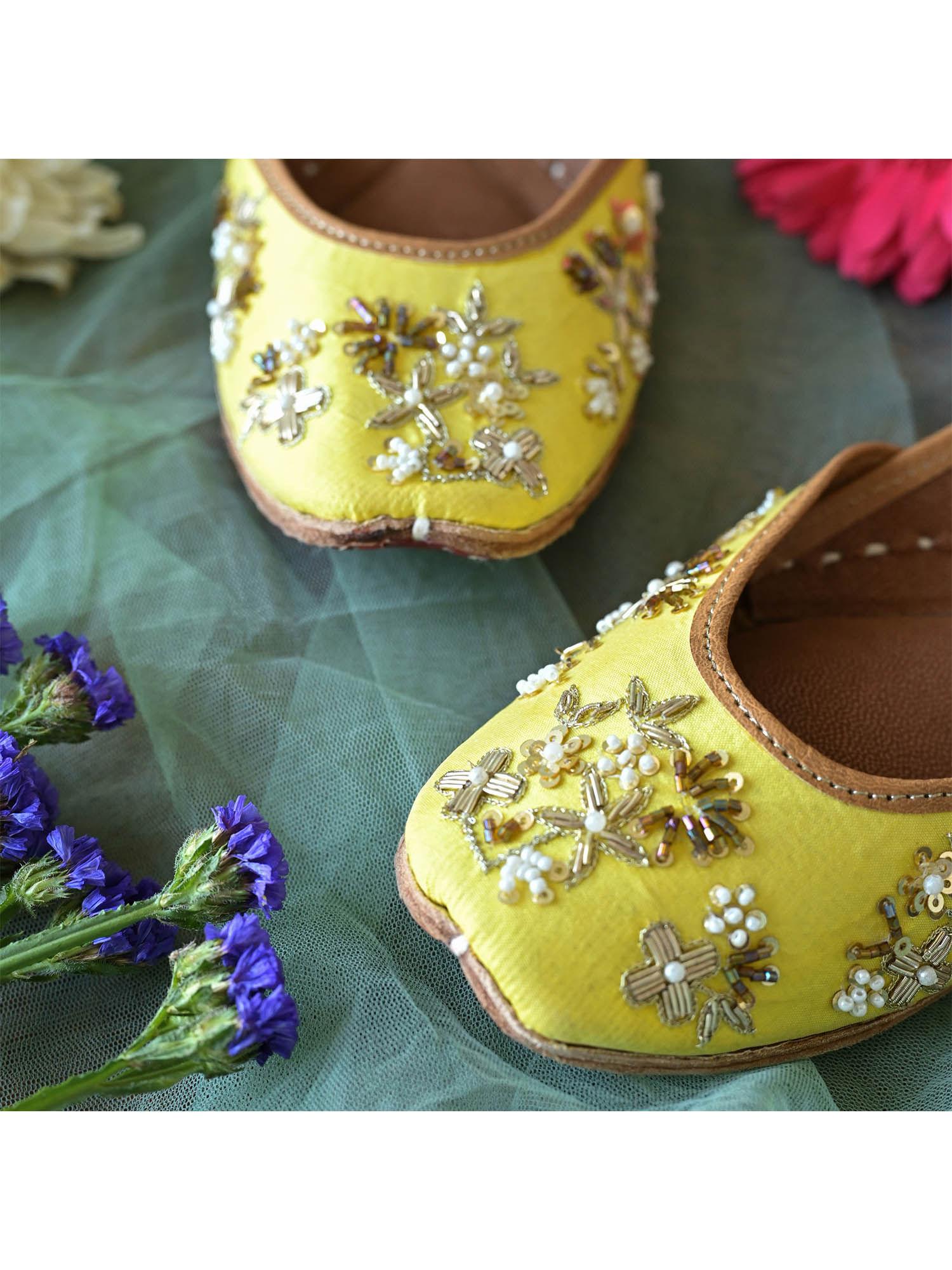 samara embellished juttis yellow