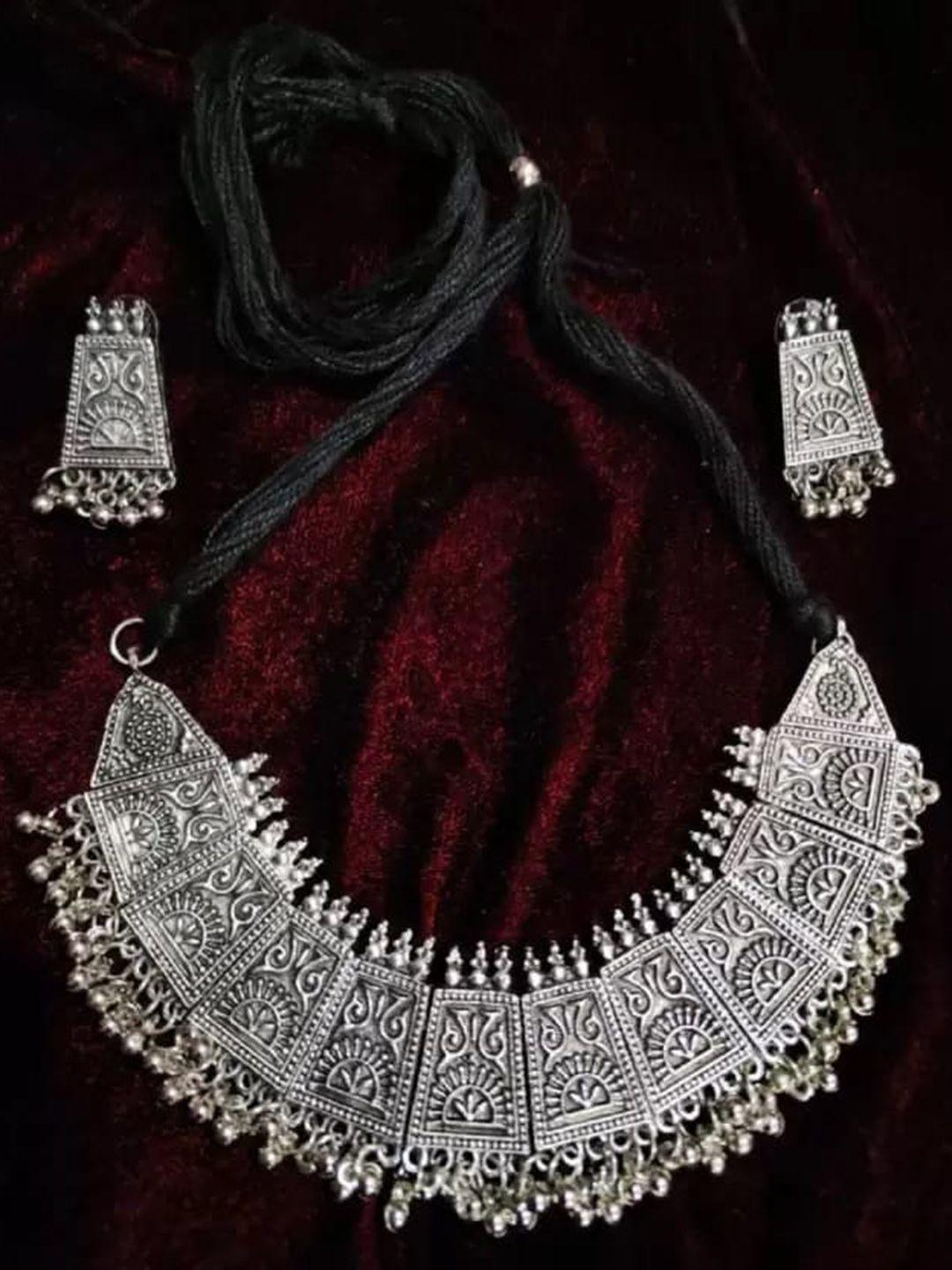 samridhi dc silver-plated beaded jewellery set