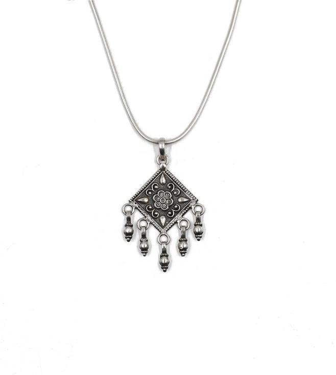 sangeeta boochra silver handcrafted pendant set