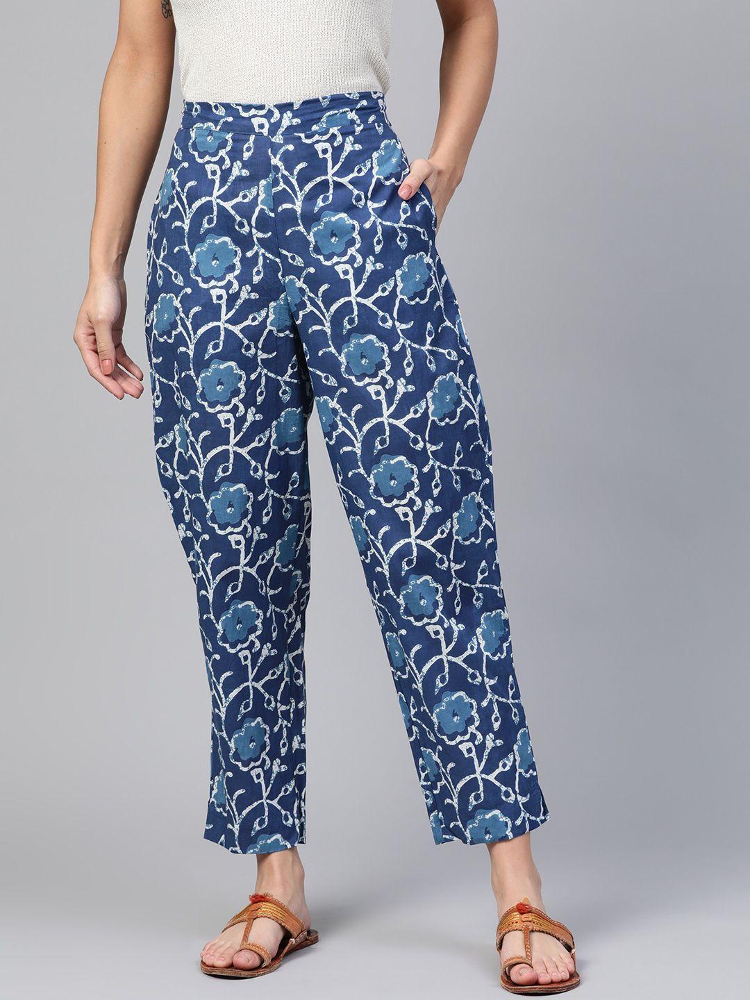 sangria women blue & white regular fit printed cropped trousers