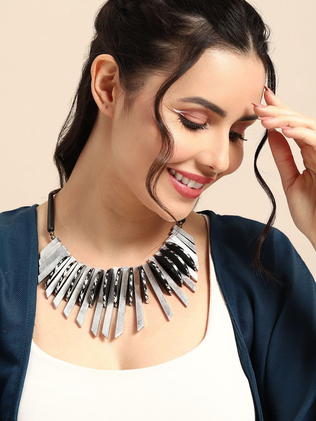 sangria statement necklace